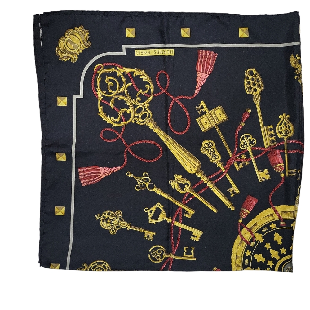 🔥SOLD🔥 HERMES Carre 90 Scarf Keys Tassel - Picture 3 of 7